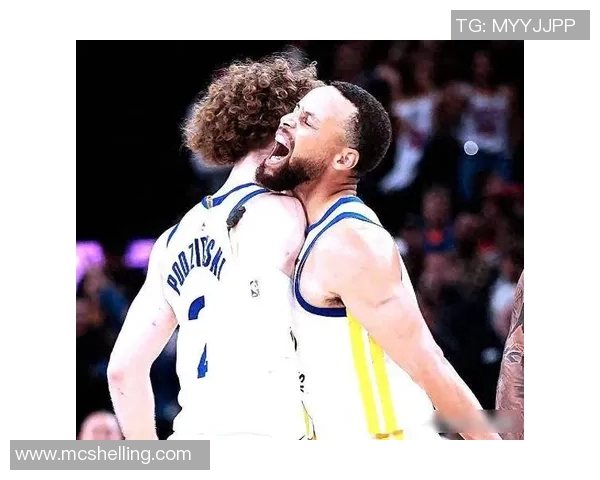 快船与勇士激战四月十九NBA季后赛精彩对决引发球迷热议 快船与勇士激战四月十九NBA季后赛精彩对决引发球迷热议